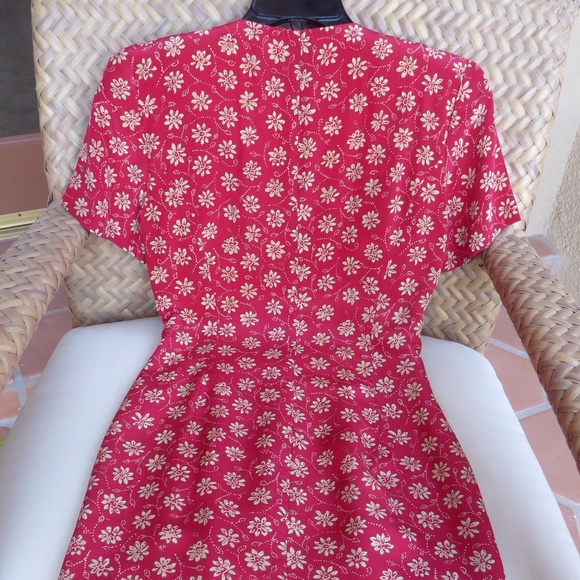 Annr Taylor Red dress with tan floral medallions - Picture 6 of 8